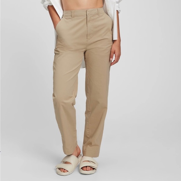 GAP Pants - NWT GAP Straight Up Khaki with Washwell - Size 12